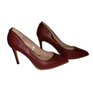 BCBGeneration Harlia 4" Burgundy size 7.5M Pump / Heels Accented in Gold Trim